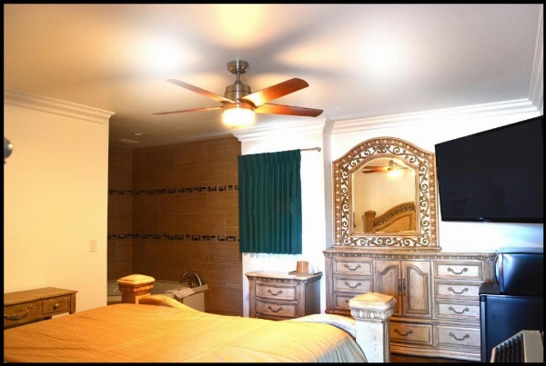 Sunset Motel image 29