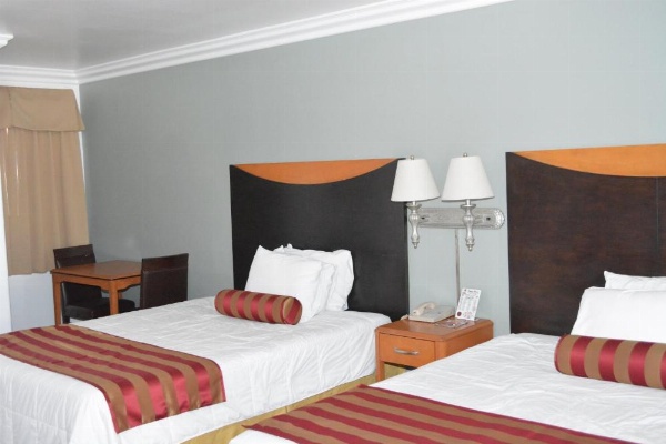 Sunset Motel image 30